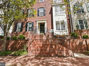 8856 Ashgrove House Lane