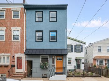 1443 E Oxford Street
