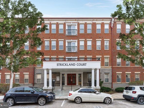 500 Admirals Way 214, Philadelphia PA 19146