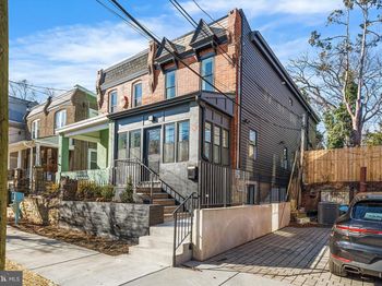 11 W Abington Avenue