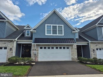 909 Holden Court