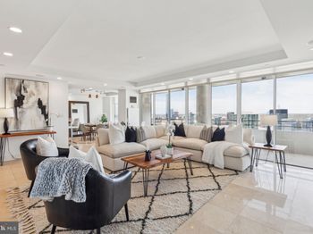 202 W Rittenhouse Square