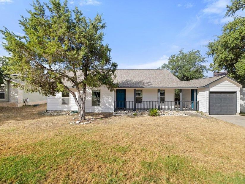 604 Whispering Hollow CIR, Point Venture TX 78645