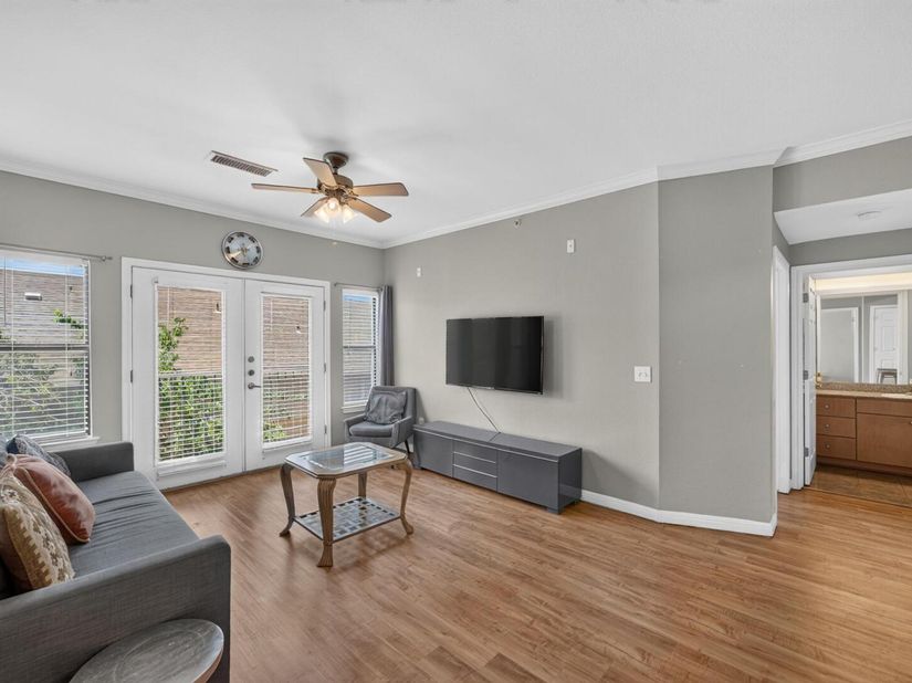 2502 Leon ST 304, Austin TX 78705