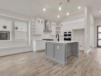 8502 Red Bottle Brush RD