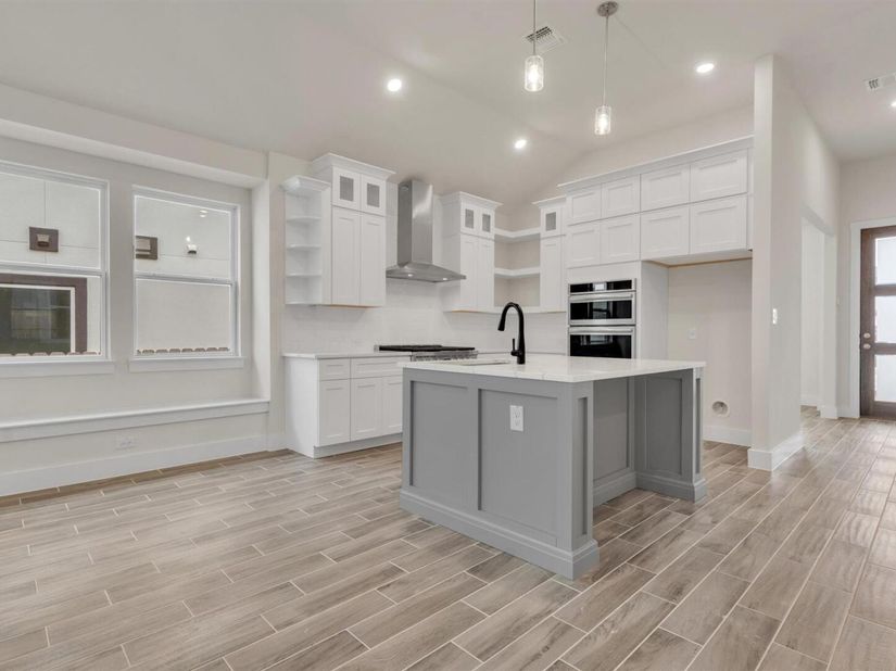 8502 Red Bottle Brush RD, Lago Vista TX 78645