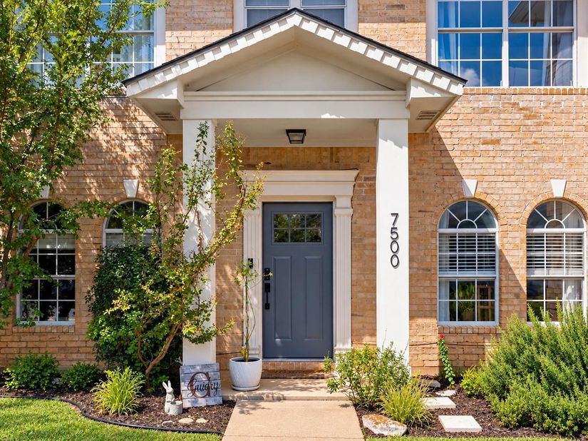 7500 Lobelia DR, Austin TX 78729