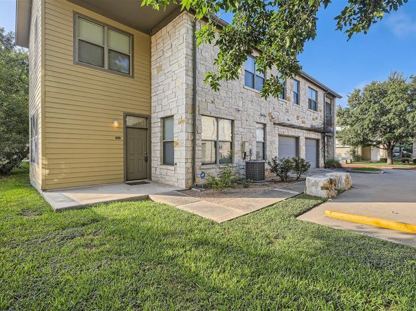 1201 Grove BLVD 1404, Austin TX 78741