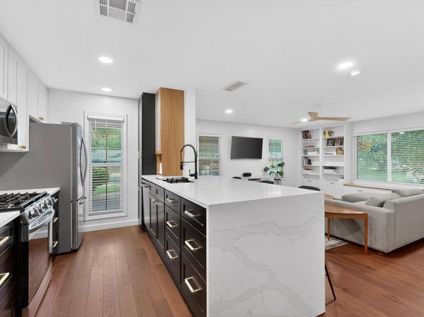 5541 Pine PL, Austin TX 78744