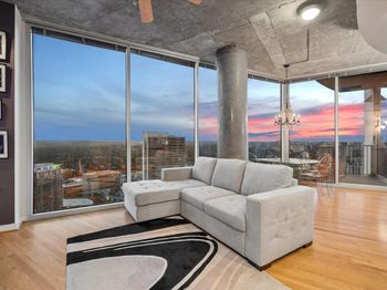 360 Nueces ST