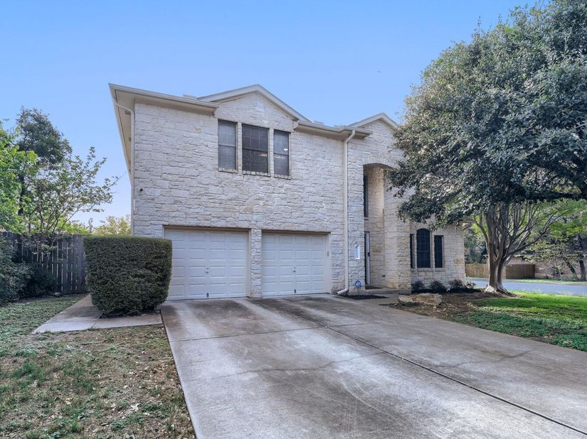7125 Quimper LN, Austin TX 78749