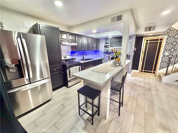 15555 Nordhoff 10, North Hills CA 91343