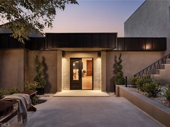 3250 Coldwater Canyon