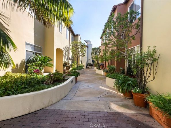 328 5th, Huntington Beach CA 92648