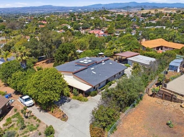 2106 Vista Grande Drive, Vista CA 92084