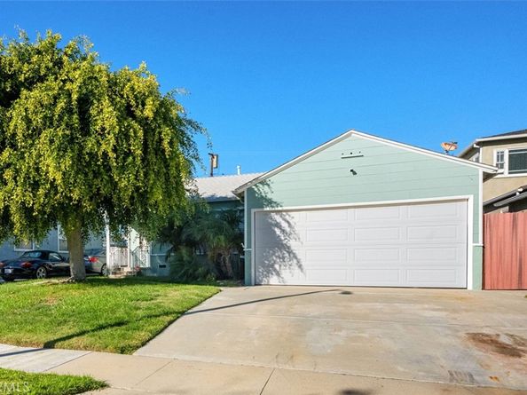 2739 Denmead, Lakewood CA 90712