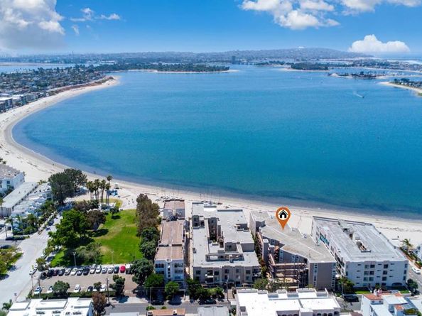 1221 Parker Pl Unit 6, San Diego CA 92109