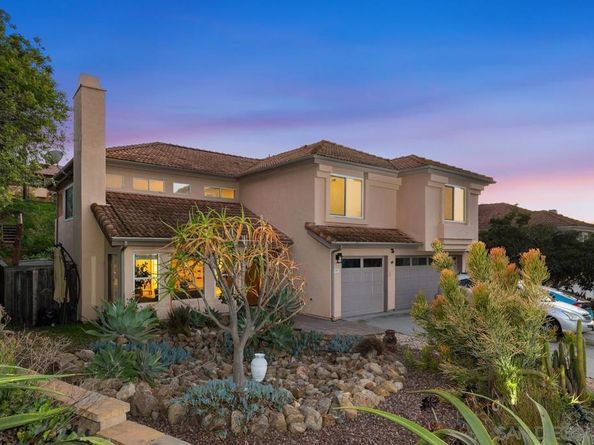 1371 Hinrichs Way, Escondido CA 92027