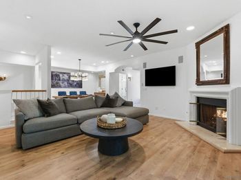 2842 Torrey Pines Rd