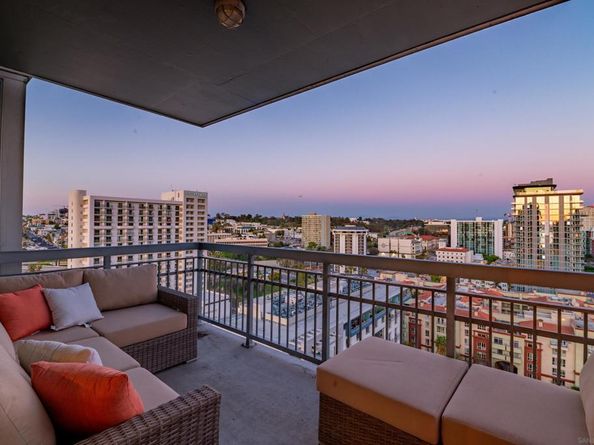 300 W Beech St 1908, San Diego CA 92101