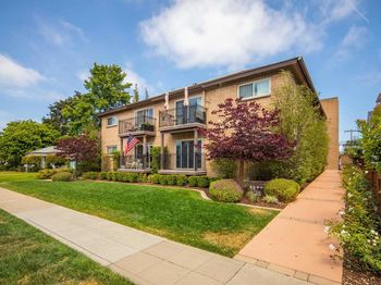 933 D Avenue