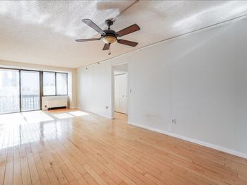 45 River Dr South