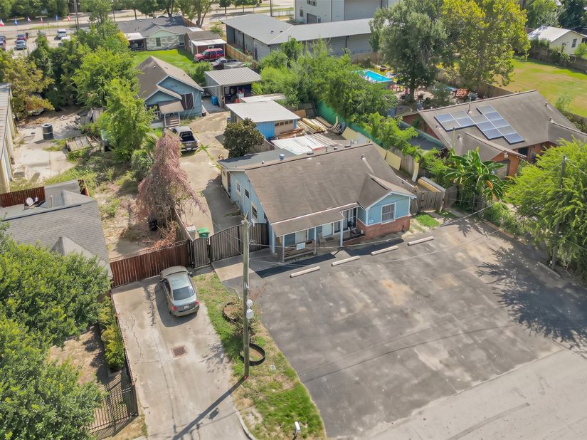 2084 Harland Drive, Houston TX 77055