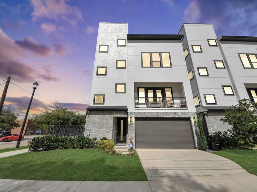 1705 Dennis Street, Houston TX 77004