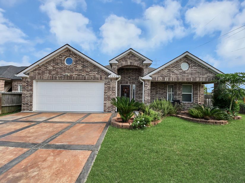 9645 Ashville Drive, Houston TX 77051