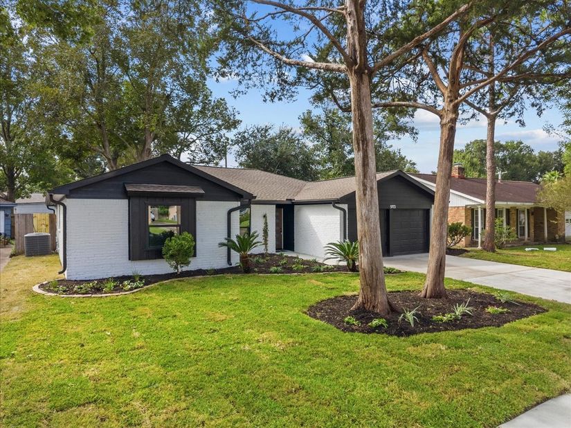 5933 Sanford Rd, Houston TX 77096