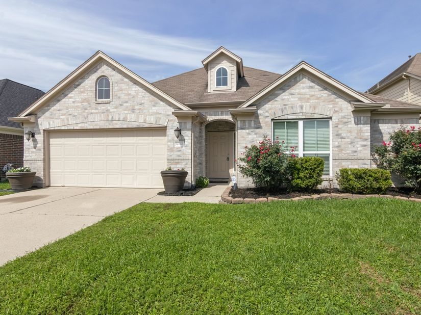 14522 Round Mountain Drive, Houston TX 77090