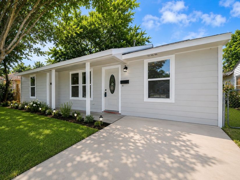 4914 Angleton Street, Houston TX 77033
