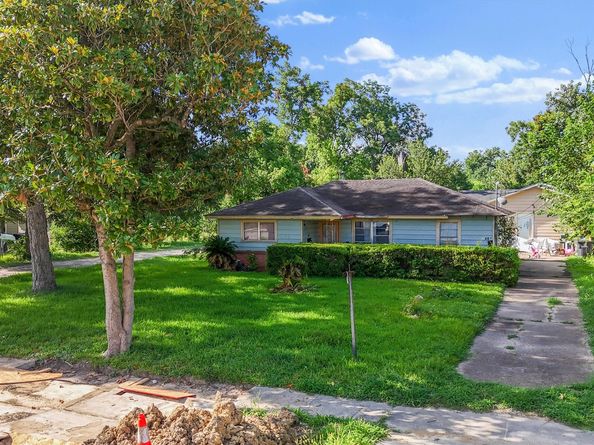 246 Rebecca Street, Houston TX 77022