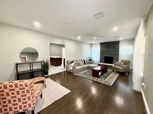 7135 Cayton Street, Houston TX 77061