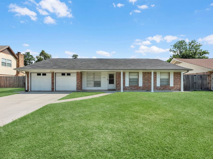 13931 Roundstone Lane, Houston TX 77015