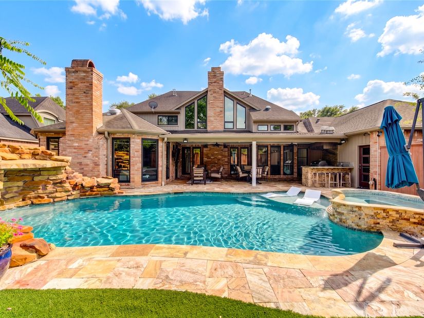 19822 Summerset Way, Houston TX 77094