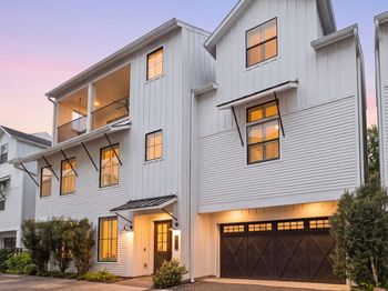 506 W Cottage Street