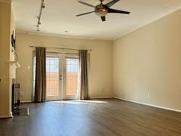 850 Threadneedle Street 80, Houston TX 77079