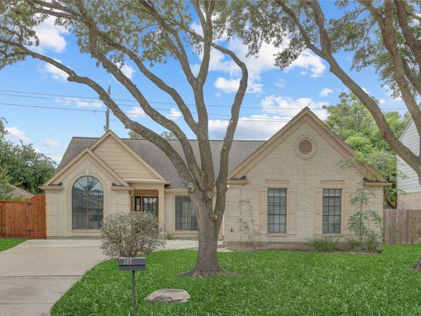 307 E Sutton Square, Stafford TX 77477