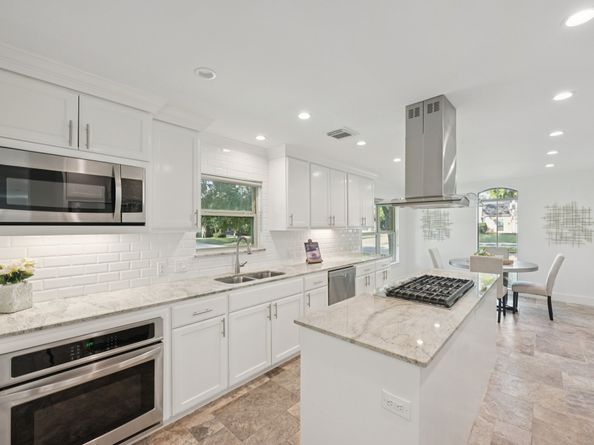 1302 Riverview Circle, Houston TX 77077