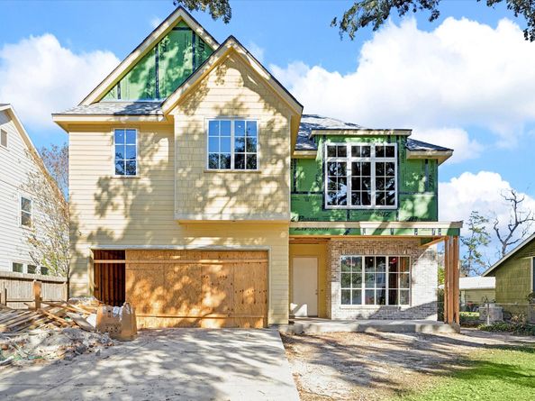 1050 W 42nd Street, Houston TX 77018