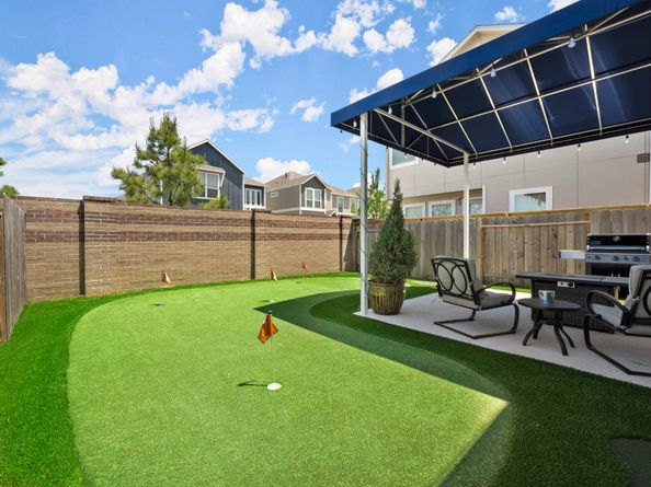 9904 Smokehouse Silo Lane, Houston TX 77080