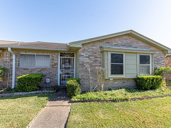12909 Clarewood Drive, Houston TX 77072