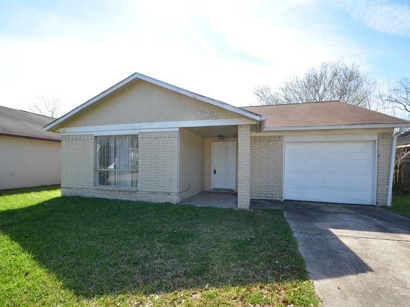 722 Odessa Court, Houston TX 77060