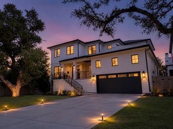 3021 Blue Bonnet Boulevard