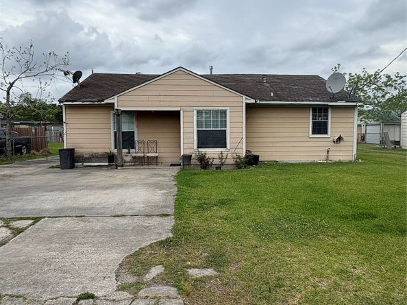 13013 Breezeway Street, Houston TX 77037