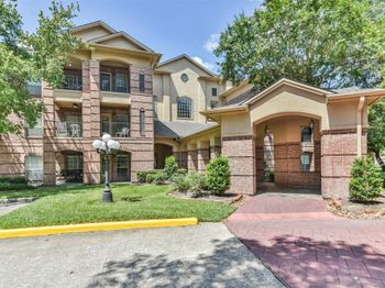 2815 Kings Crossing Drive