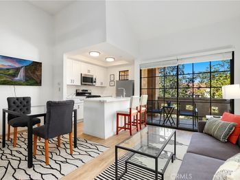 1046 Calle Del Cerro