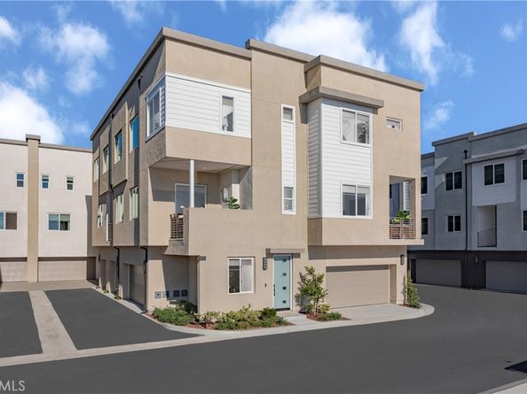 7228 Alchemy Circle, Huntington Beach CA 92647