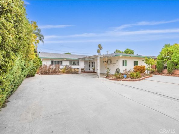 9224 9226 N Gothic Avenue, North Hills CA 91343